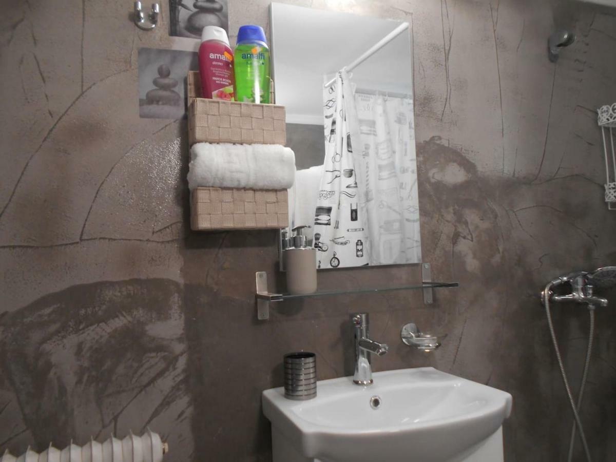 Koukaki-Acropolis Roomy With A Private Veranda Apt. 아테네 외부 사진